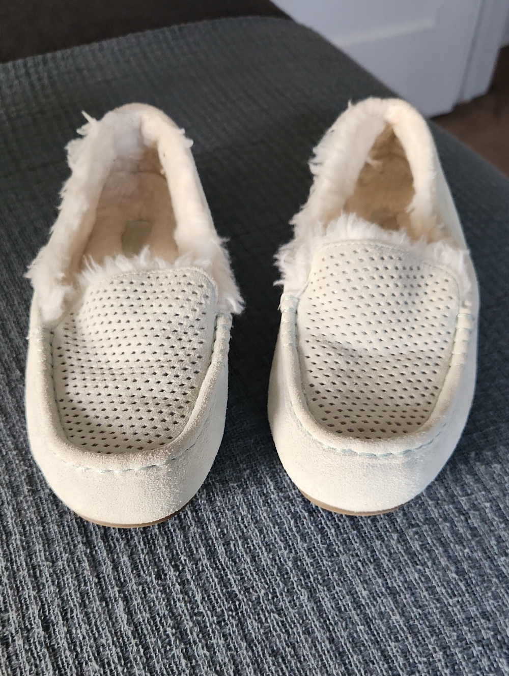 Koolaburra Ugg Lezly Slipper Slippers 7 Green Suede Faux Fur Lined Rubber Bottom